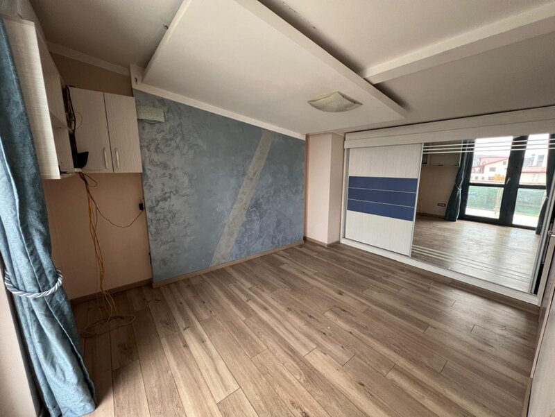 Matei Millo, casa intr-o zona rezidentiala, 130 mp utili, curte matura.